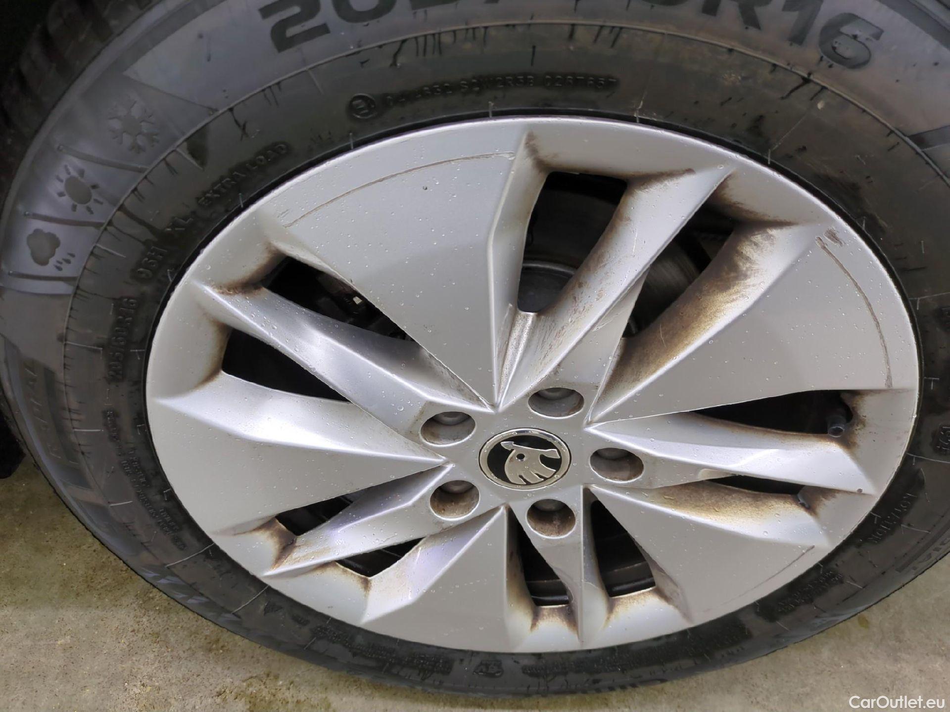  Skoda  Octavia  Berline Business 2.0 TDI 150CV BVA7 E6d #17