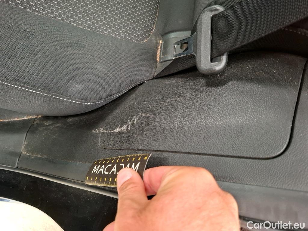  Renault  Kadjar RENAULT  / 2018 / 5P / Crossover Business Blue dCi 115 #25