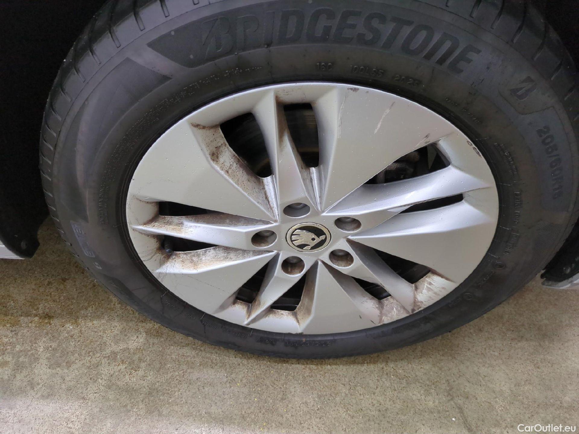  Skoda  Octavia  Berline Business 2.0 TDI 150CV BVA7 E6d #9