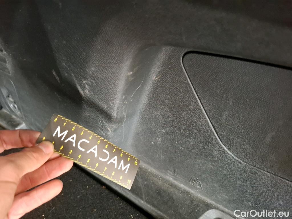  Peugeot  3008  Allure Pack 1.5 HDi 130CV BVA8 E6d #36