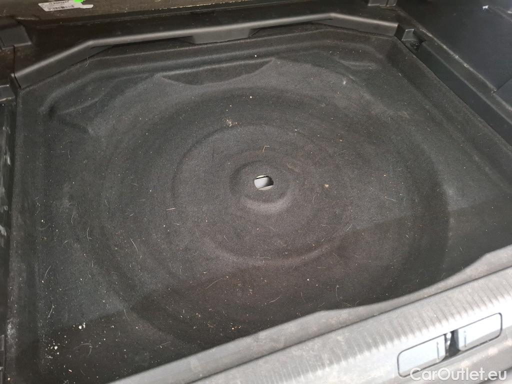  Peugeot  3008  Allure Pack 1.5 HDi 130CV BVA8 E6d #26