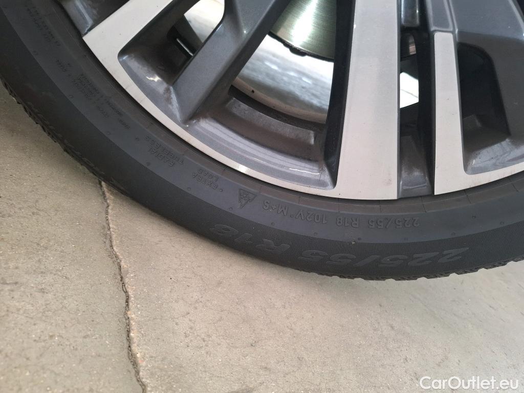  Peugeot  3008  Allure Pack 1.5 HDi 130CV BVA8 E6d #38