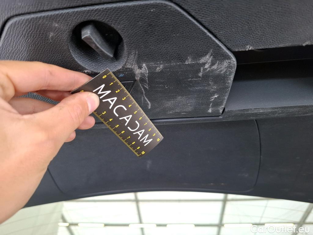  Peugeot  3008  Allure Pack 1.5 HDi 130CV BVA8 E6d #31