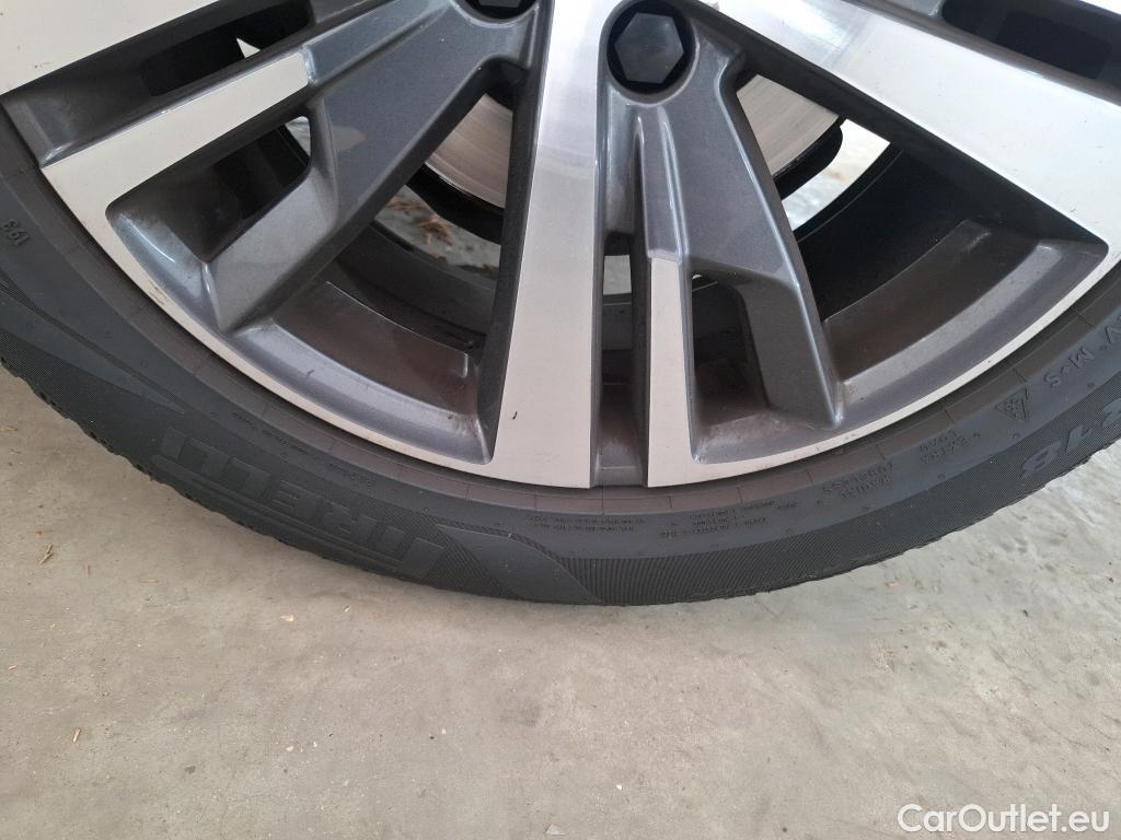  Peugeot  3008  Allure Pack 1.5 HDi 130CV BVA8 E6d #31