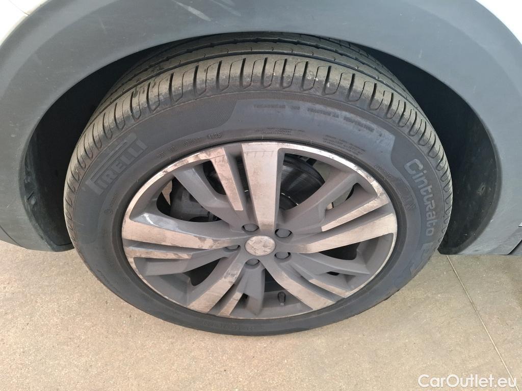  Peugeot  3008  Allure Pack 1.5 HDi 130CV BVA8 E6d #15