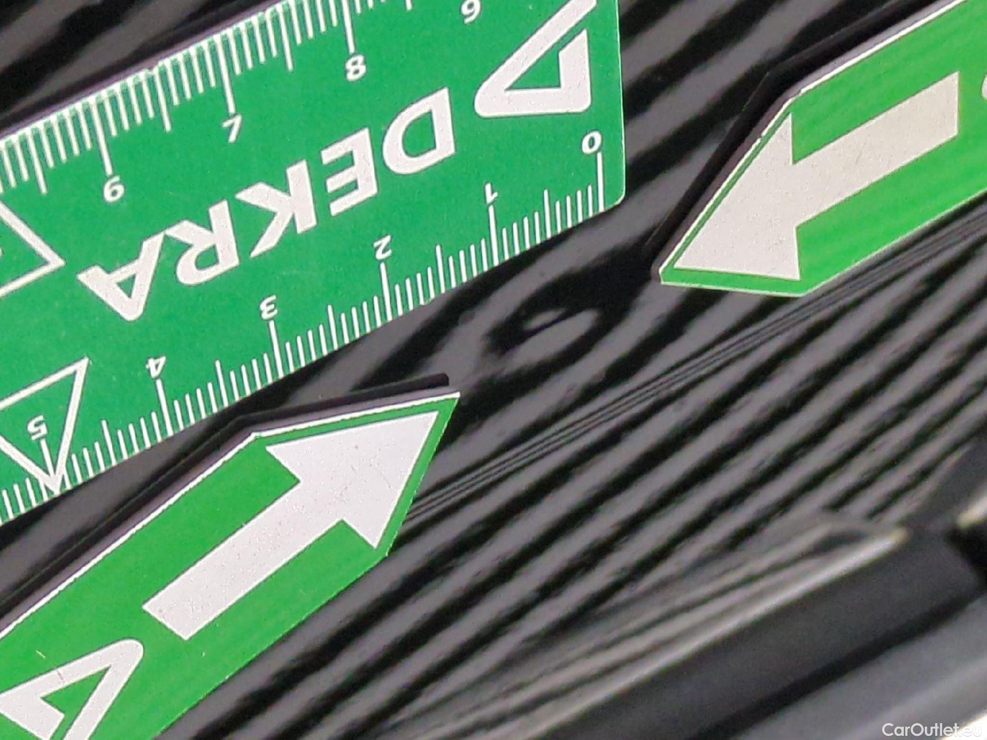  Peugeot  3008  Allure Pack 1.5 HDi 130CV BVA8 E6d #25