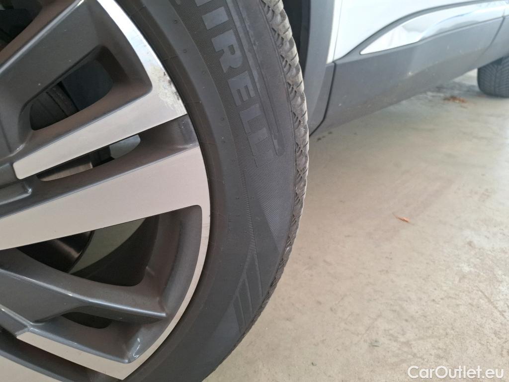  Peugeot  3008  Allure Pack 1.5 HDi 130CV BVA8 E6d #37