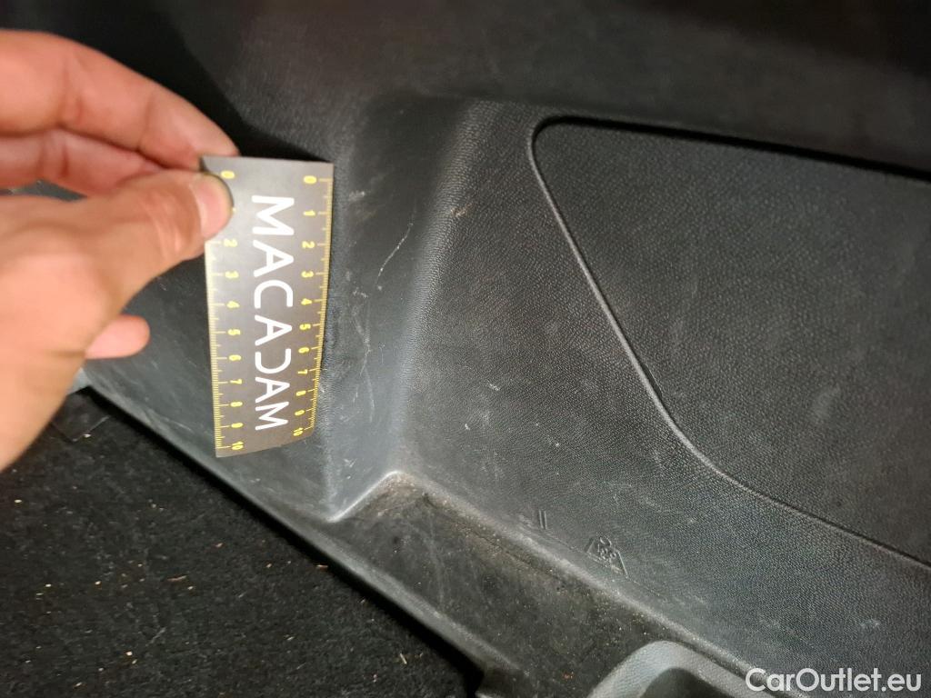  Peugeot  3008  Allure Pack 1.5 HDi 130CV BVA8 E6d #37