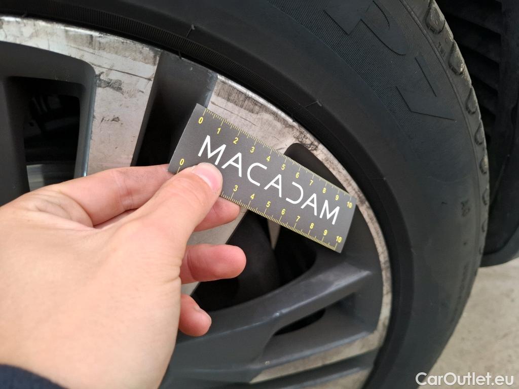  Peugeot  3008  Allure Pack 1.5 HDi 130CV BVA8 E6d #49