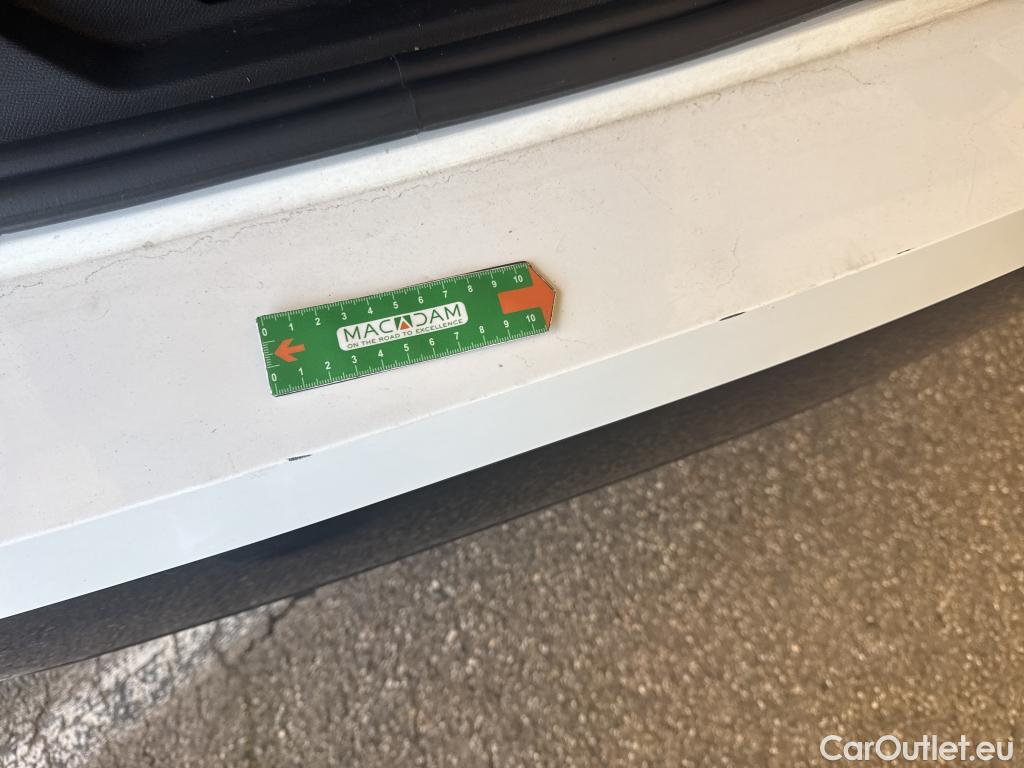  Peugeot  308 PEUGEOT  SW / 2021 / 5P / Break PureTech 130 S&S EAT 8 ALLURE PACK #24