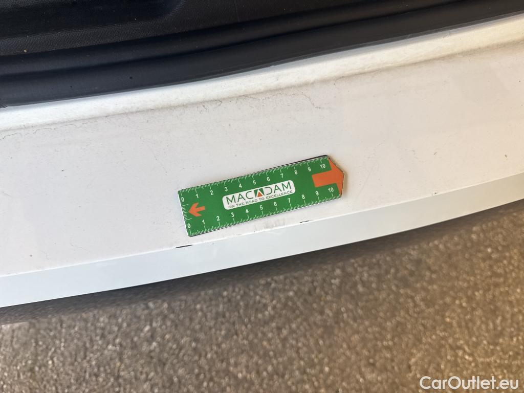  Peugeot  308 PEUGEOT  SW / 2021 / 5P / Break PureTech 130 S&S EAT 8 ALLURE PACK #25