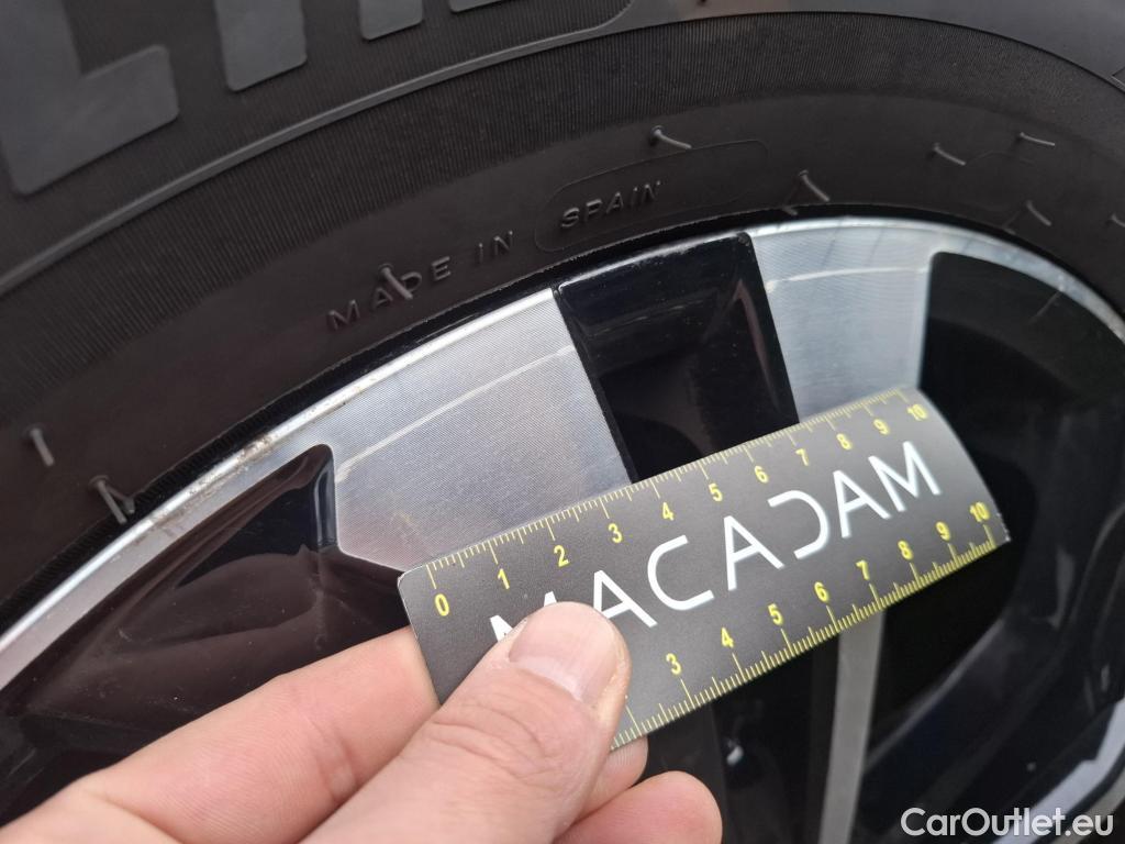  Peugeot  2008  Allure Business 1.5 HDi 130CV BVA8 E6d #14