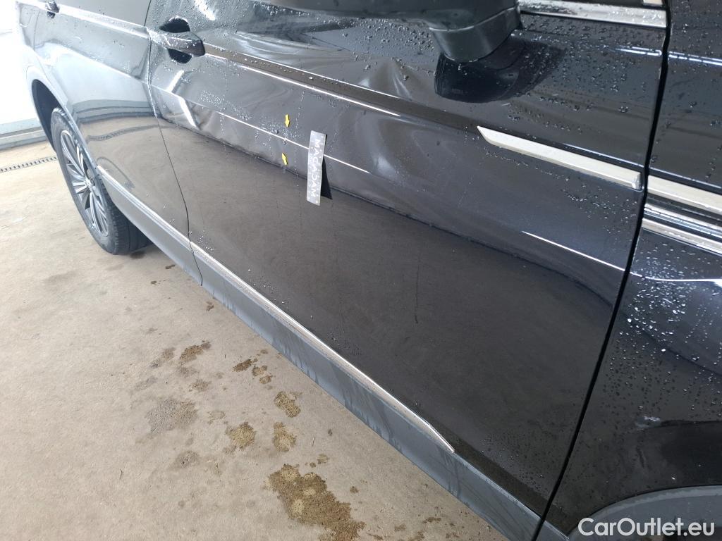  Volkswagen  Tiguan VOLKSWAGEN  Allspace / 2017 / 5P / SUV 2.0 TDI 150 DSG7 Carat Exclusive #1