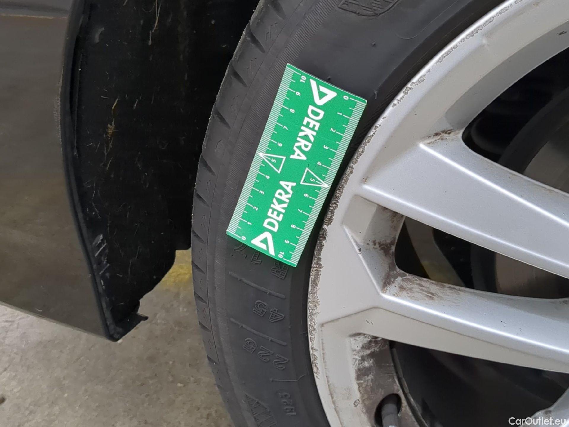  Audi  A3  Berline 35 TDI Business Line 2.0 TDI 150CV BVA7 E6d #13