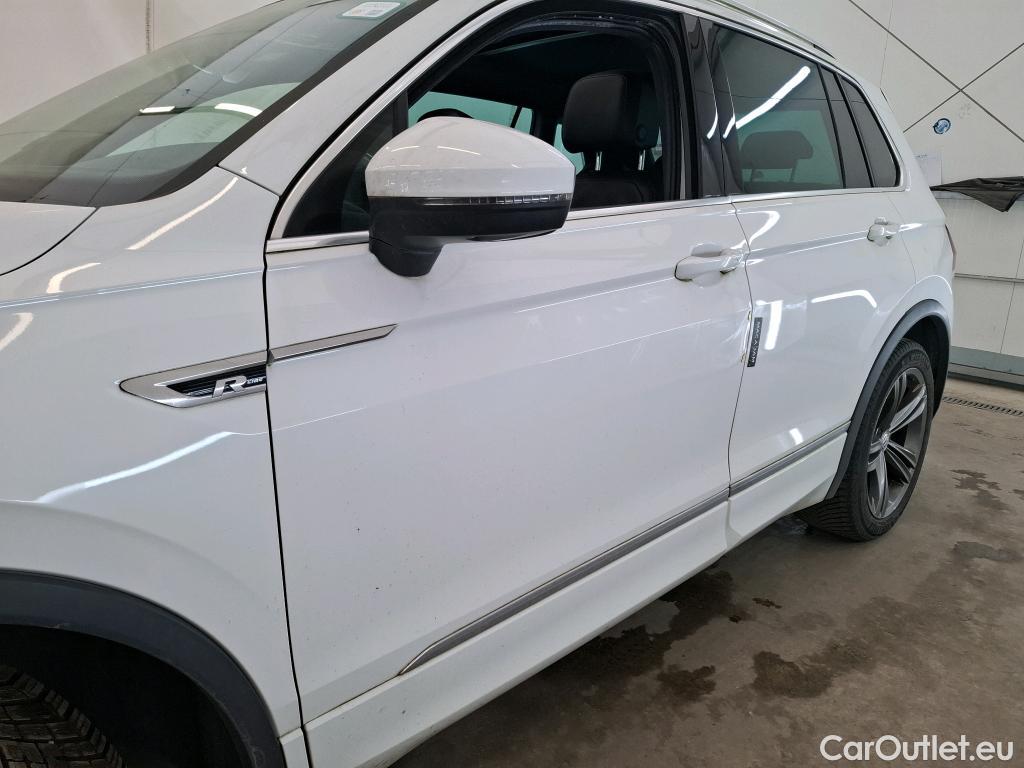  Volkswagen  Tiguan VOLKSWAGEN  5p SUV 2.0 TDI 150 DSG7 Carat Exclusive #1