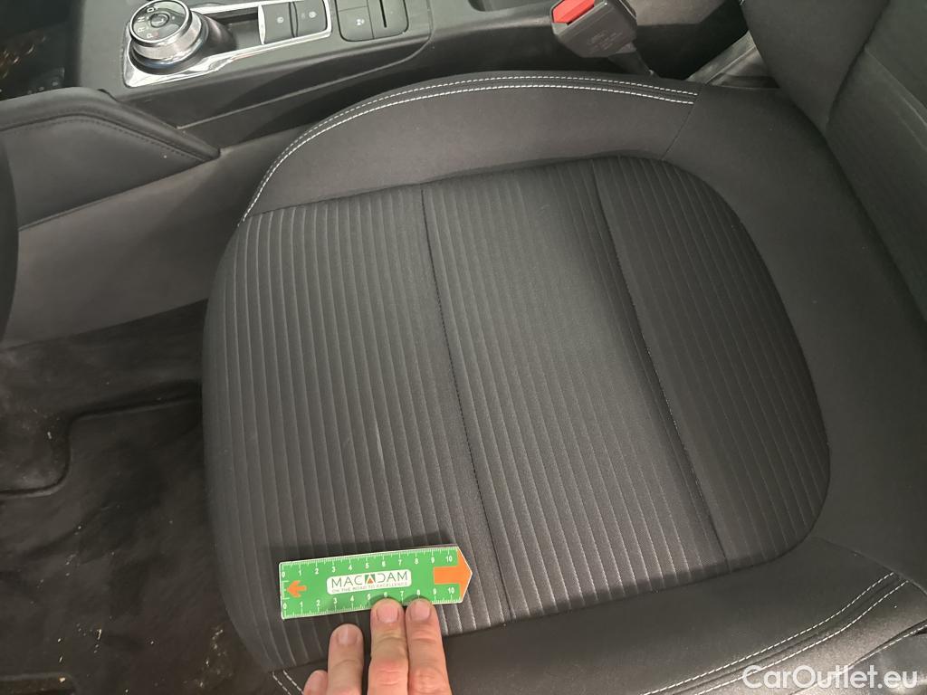  Ford  Kuga FORD  / 2019 / 5P / SUV 2.5 190 hybrid Flexifuel Pshift Titanium #17