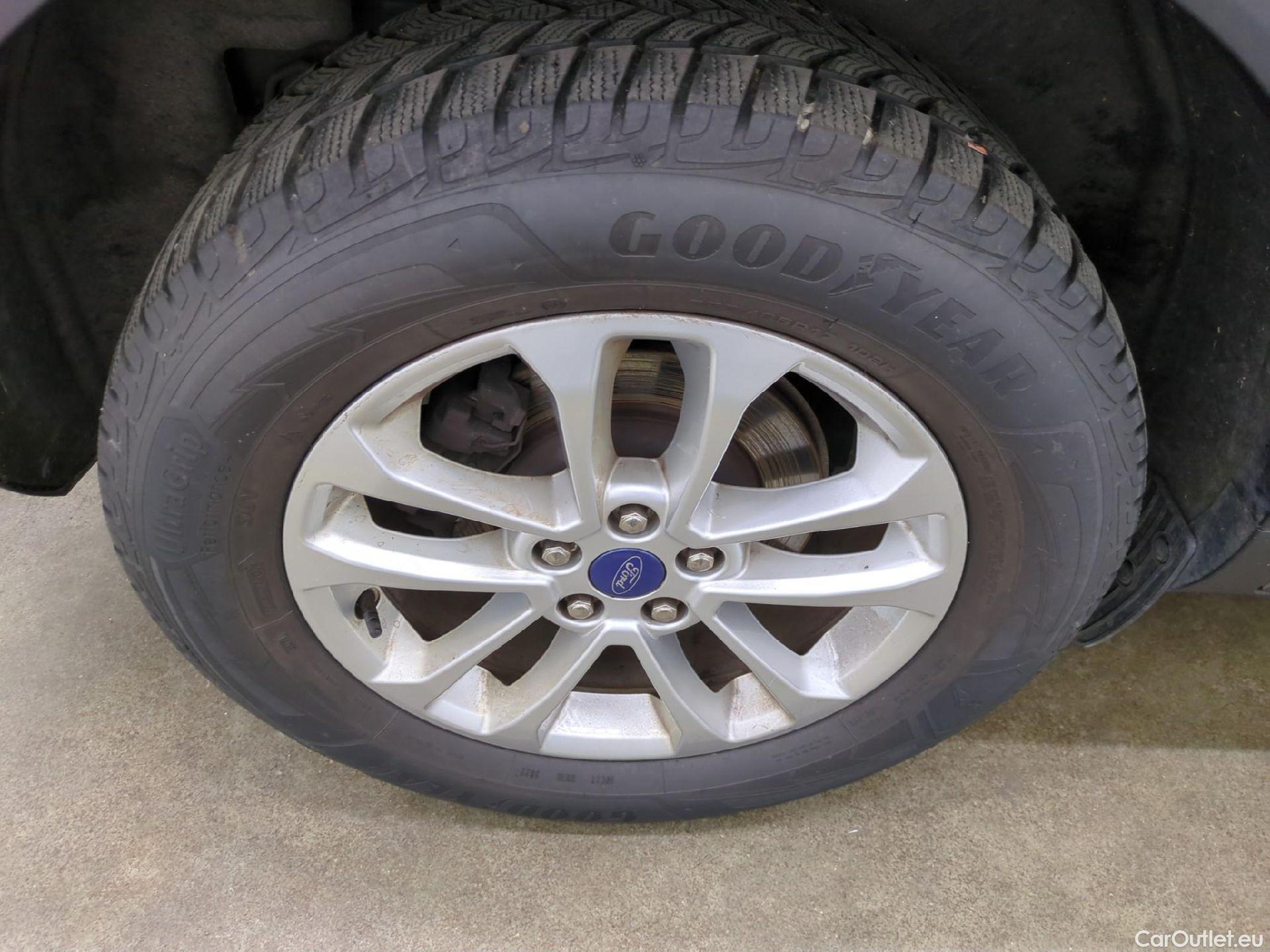  Ford  Kuga  Titanium Hybrid 2.5 190CV BVA6 E6dT #13