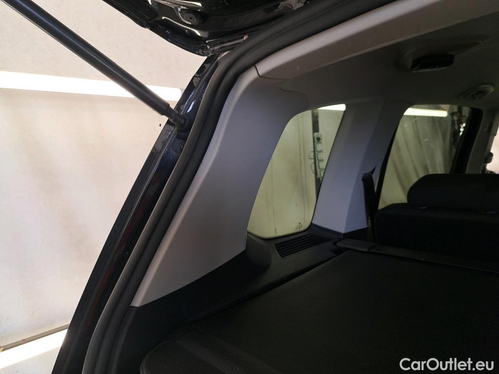  Volkswagen  Touran  Lounge Business BMT/Start-Stopp 2.0 TDI 150CV BVA7 E6d #14