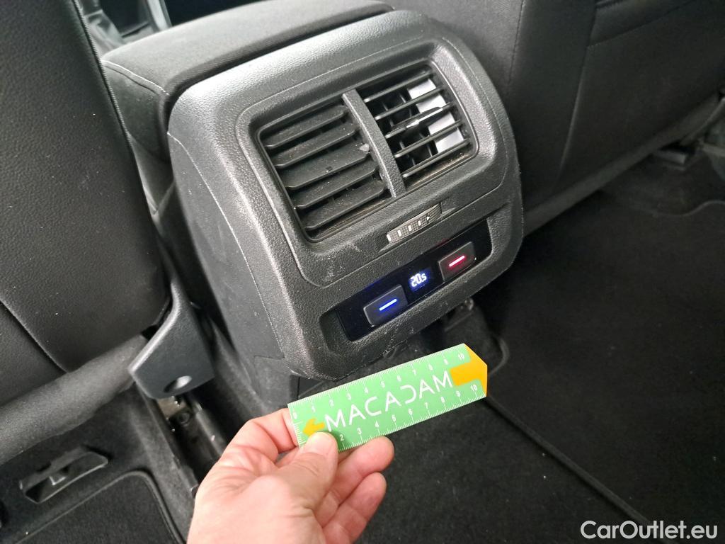  Volkswagen  Touran  Lounge Business BMT/Start-Stopp 2.0 TDI 150CV BVA7 E6d #13