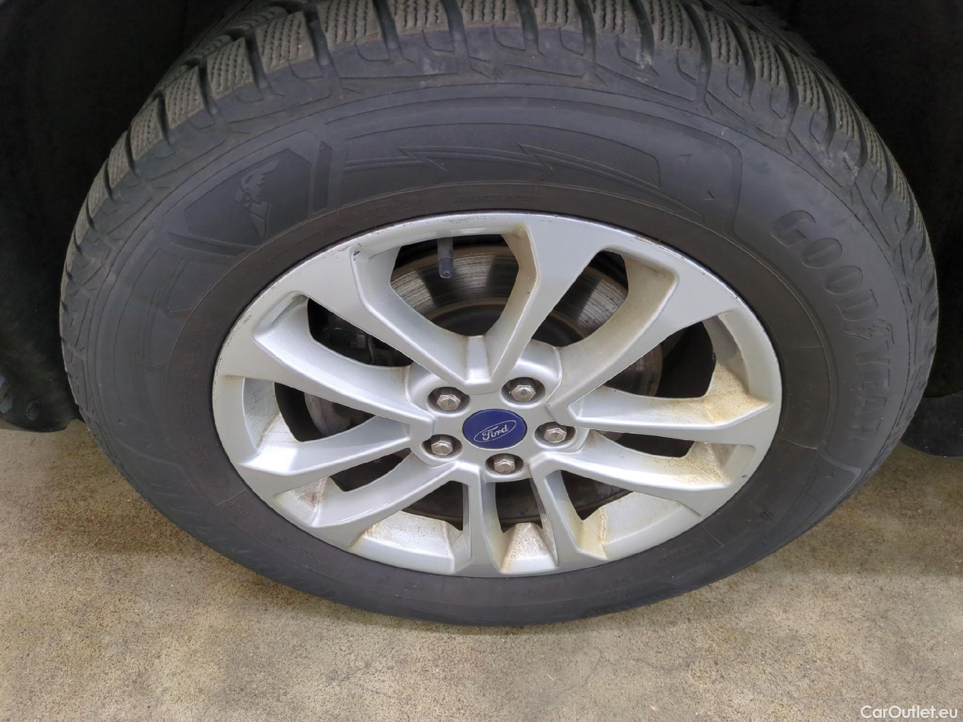  Ford  Kuga  Titanium Hybrid 2.5 190CV BVA6 E6dT #9