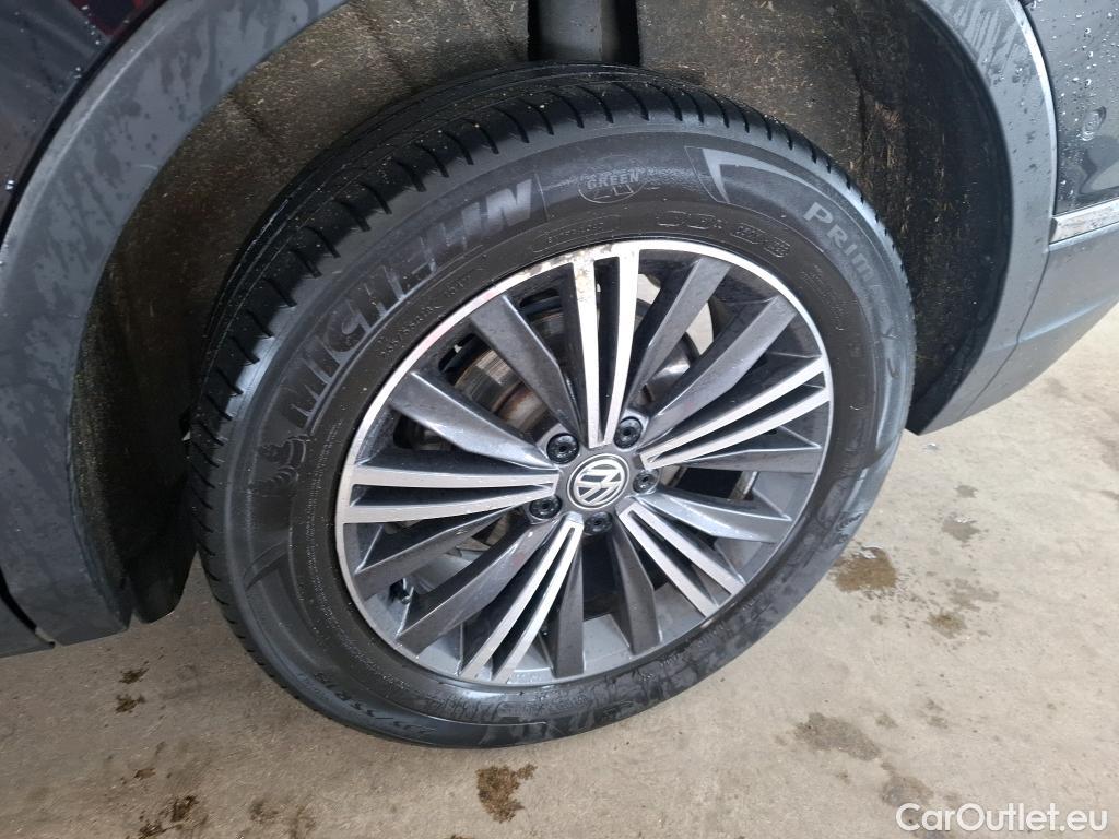  Volkswagen  Tiguan VOLKSWAGEN  Allspace / 2017 / 5P / SUV 2.0 TDI 150 DSG7 Carat Exclusive #3