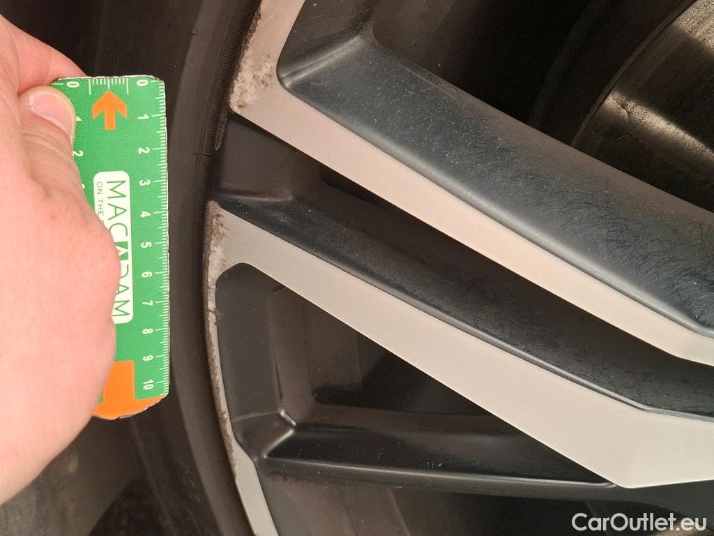  Volvo  V60 VOLVO  / 2018 / 5P / Break Recharge T6 340 Geartronic 8 R-Design #59