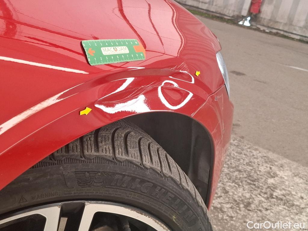  Volvo  V60 VOLVO  / 2018 / 5P / Break Recharge T6 340 Geartronic 8 R-Design #9