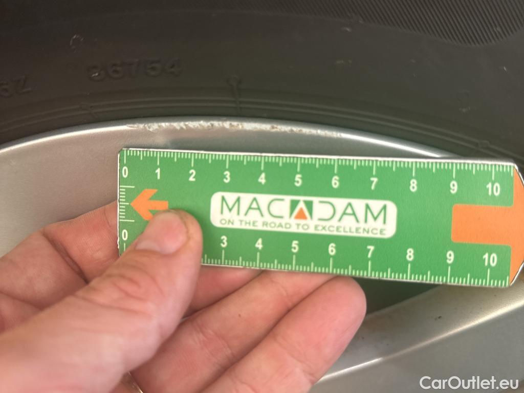  Volkswagen  Golf  VOLKSWAGEN / 2020 / 5P / Berline 1.0 eTSI OPF 110 DSG7 Life Business 1st #21