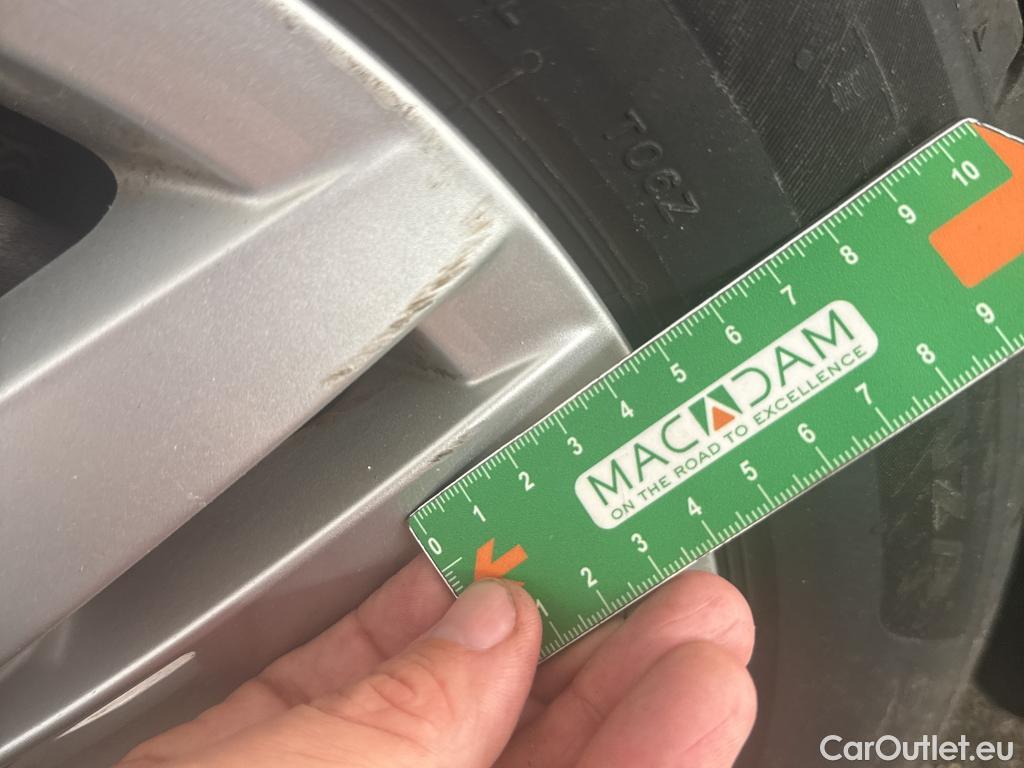  Volkswagen  Golf  VOLKSWAGEN / 2020 / 5P / Berline 1.0 eTSI OPF 110 DSG7 Life Business 1st #19