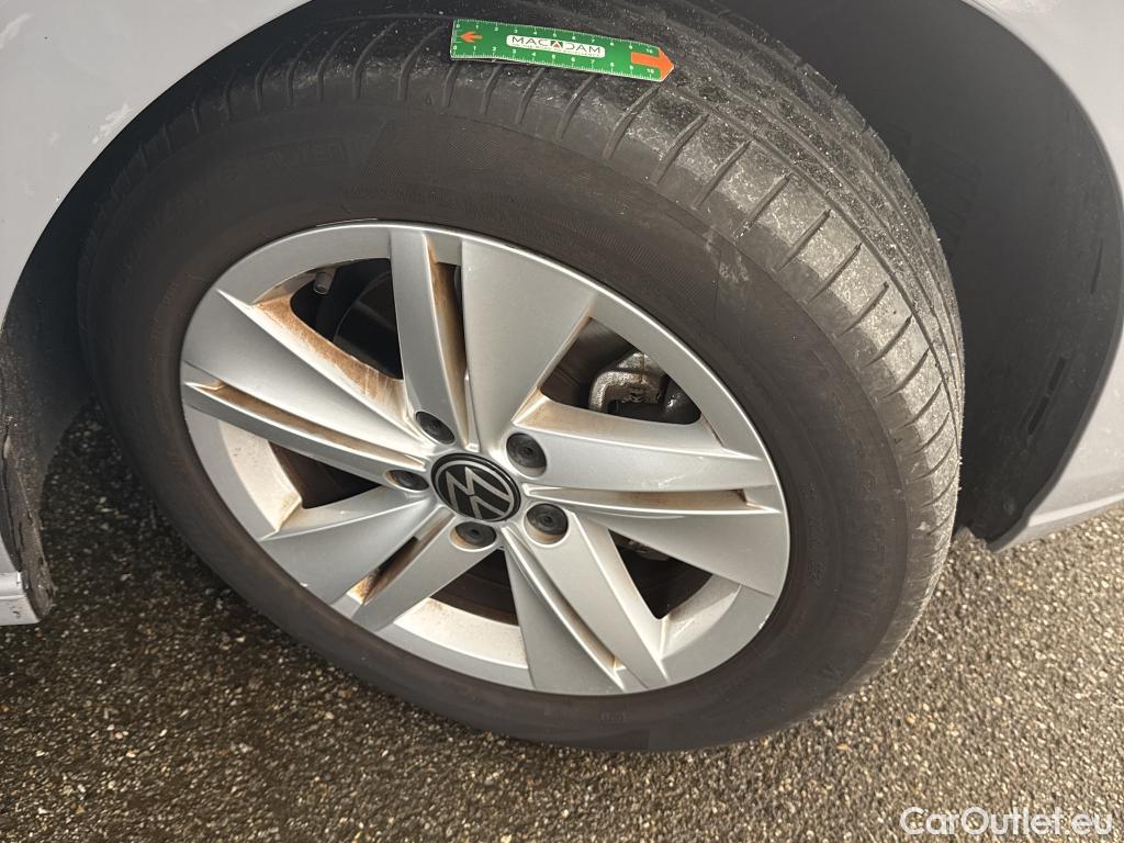  Volkswagen  Golf  VOLKSWAGEN / 2020 / 5P / Berline 1.0 eTSI OPF 110 DSG7 Life Business 1st #33