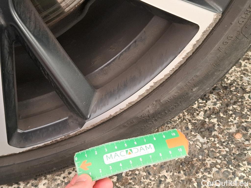  Volvo  V60 VOLVO  / 2018 / 5P / Break Recharge T6 340 Geartronic 8 R-Design #54