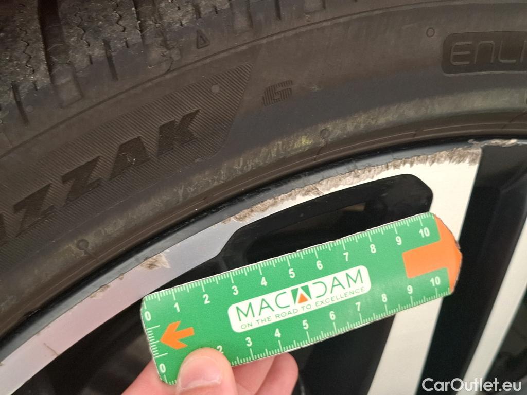  Volvo  V60 VOLVO  / 2018 / 5P / Break Recharge T6 340 Geartronic 8 R-Design #44