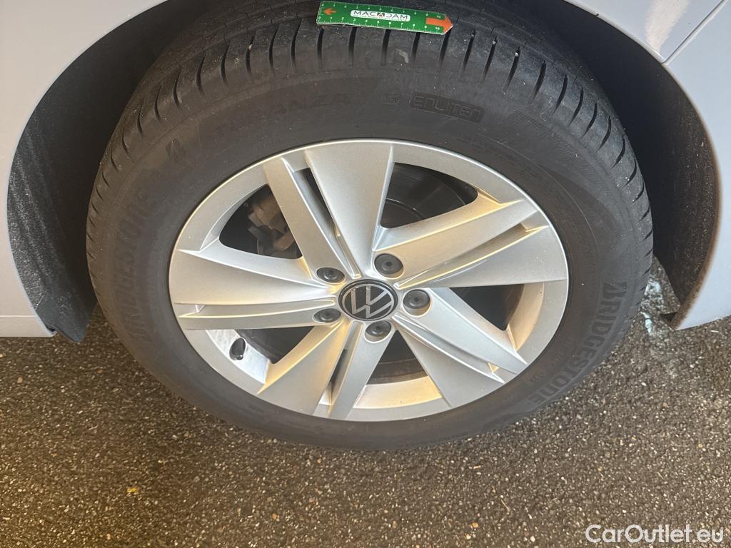  Volkswagen  Golf  VOLKSWAGEN / 2020 / 5P / Berline 1.0 eTSI OPF 110 DSG7 Life Business 1st #36