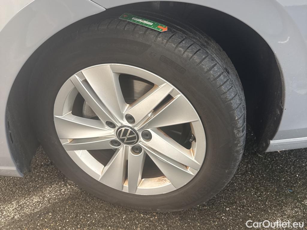  Volkswagen  Golf  VOLKSWAGEN / 2020 / 5P / Berline 1.0 eTSI OPF 110 DSG7 Life Business 1st #20