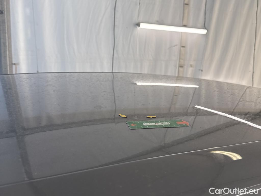  Volkswagen  Golf  VOLKSWAGEN / 2020 / 5P / Berline 1.0 eTSI OPF 110 DSG7 Life Business 1st #25