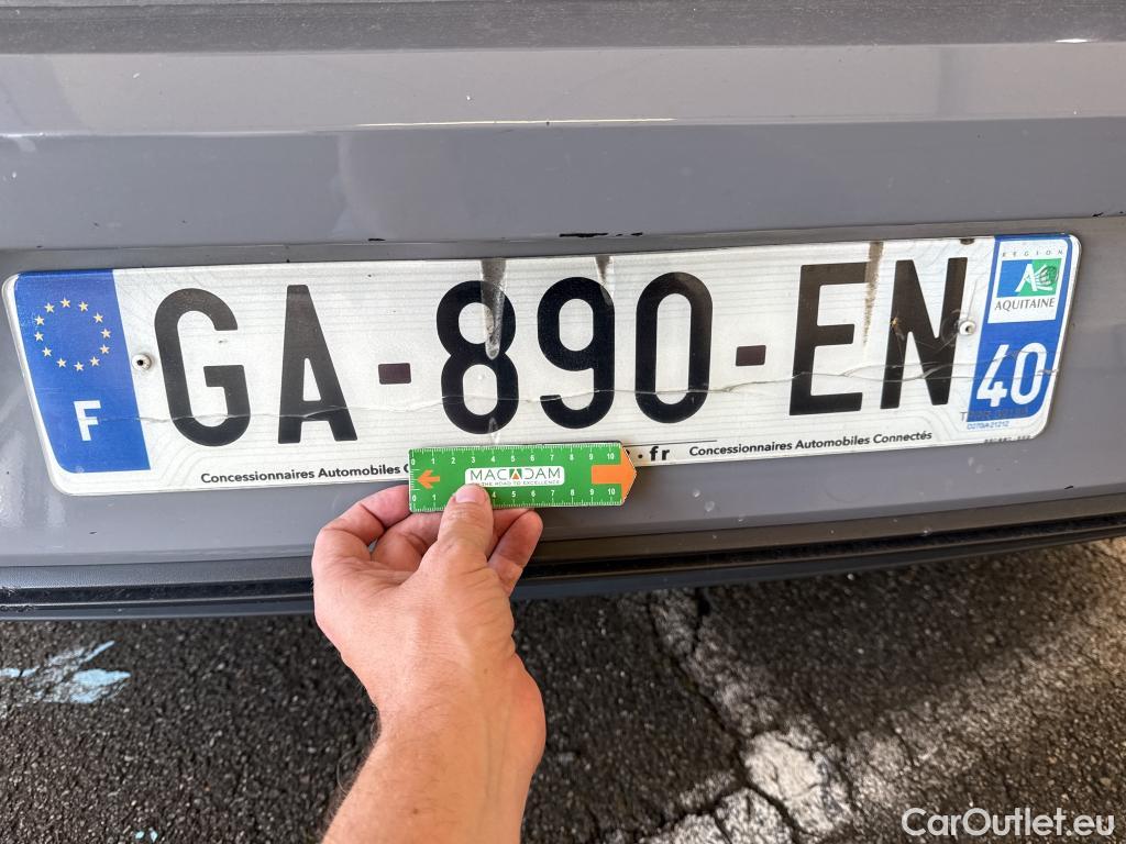  Volkswagen  Golf  VOLKSWAGEN / 2020 / 5P / Berline 1.0 eTSI OPF 110 DSG7 Life Business 1st #32