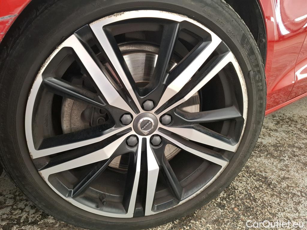  Volvo  V60 VOLVO  / 2018 / 5P / Break Recharge T6 340 Geartronic 8 R-Design #50