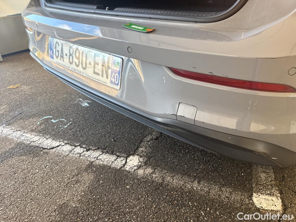  Volkswagen  Golf  VOLKSWAGEN / 2020 / 5P / Berline 1.0 eTSI OPF 110 DSG7 Life Business 1st #4