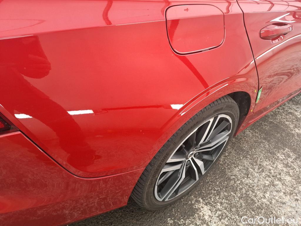  Volvo  V60 VOLVO  / 2018 / 5P / Break Recharge T6 340 Geartronic 8 R-Design #14