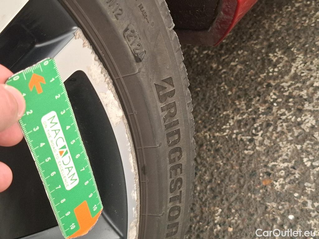  Volvo  V60 VOLVO  / 2018 / 5P / Break Recharge T6 340 Geartronic 8 R-Design #47