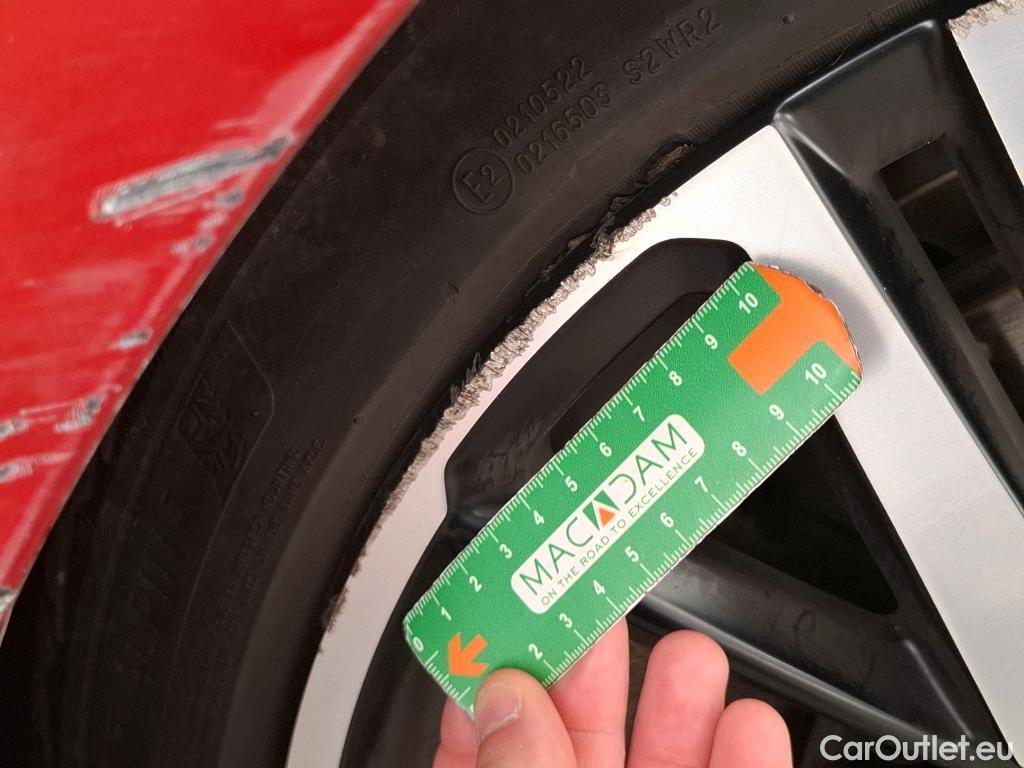  Volvo  V60 VOLVO  / 2018 / 5P / Break Recharge T6 340 Geartronic 8 R-Design #55