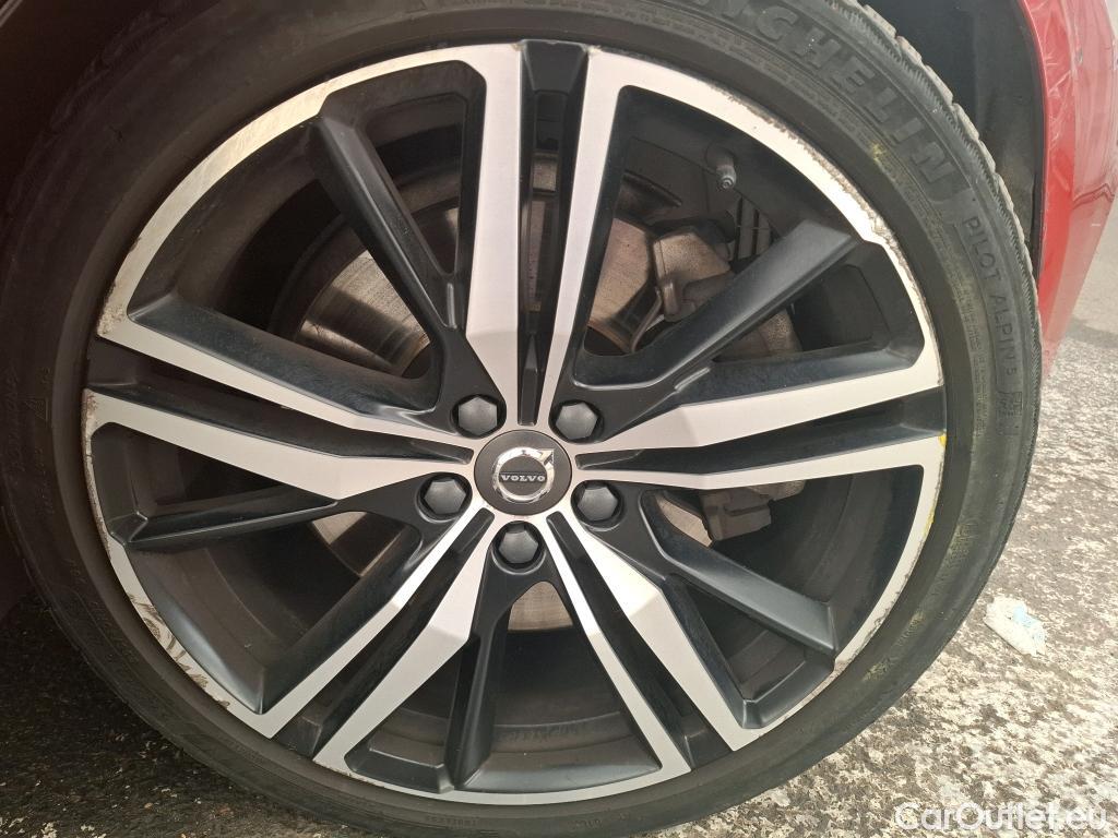  Volvo  V60 VOLVO  / 2018 / 5P / Break Recharge T6 340 Geartronic 8 R-Design #57