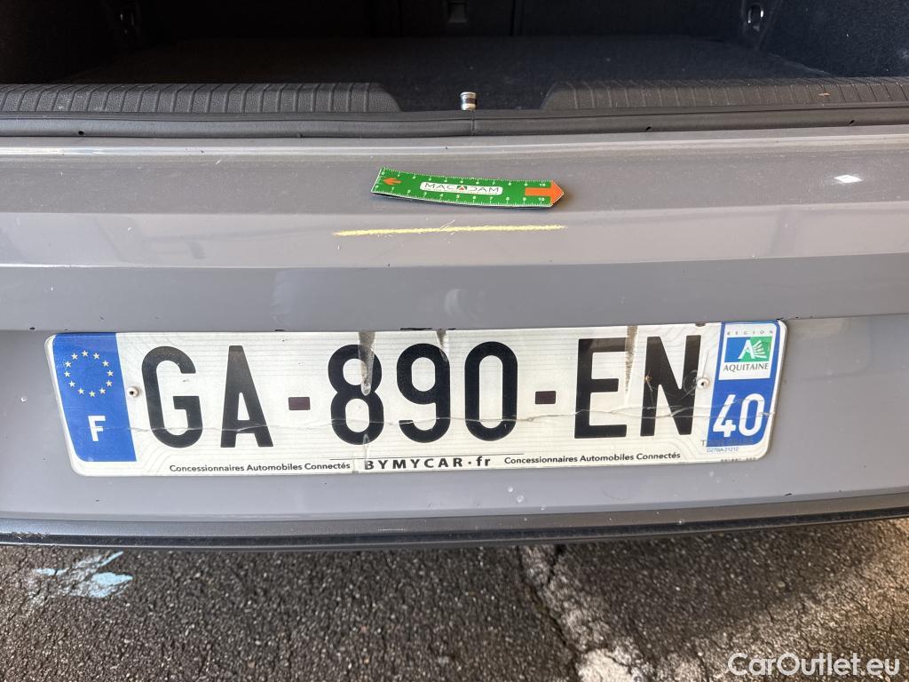  Volkswagen  Golf  VOLKSWAGEN / 2020 / 5P / Berline 1.0 eTSI OPF 110 DSG7 Life Business 1st #31