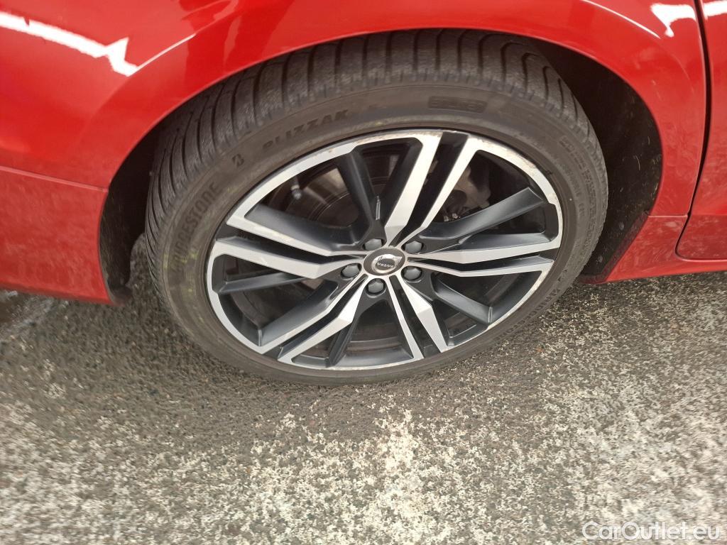  Volvo  V60 VOLVO  / 2018 / 5P / Break Recharge T6 340 Geartronic 8 R-Design #42