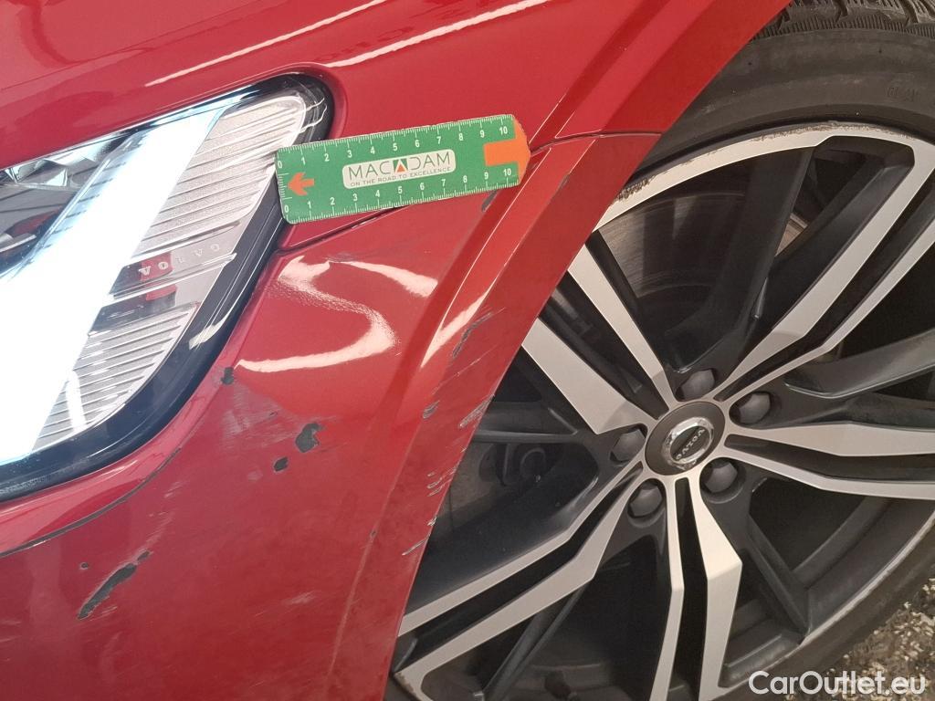  Volvo  V60 VOLVO  / 2018 / 5P / Break Recharge T6 340 Geartronic 8 R-Design #2