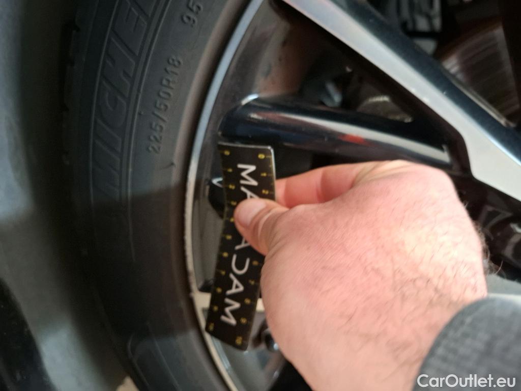  Toyota  C-HR TOYOTA  / 2016 / 5P / SUV 1.8 HYBRIDE 122 DISTINCTIVE #16