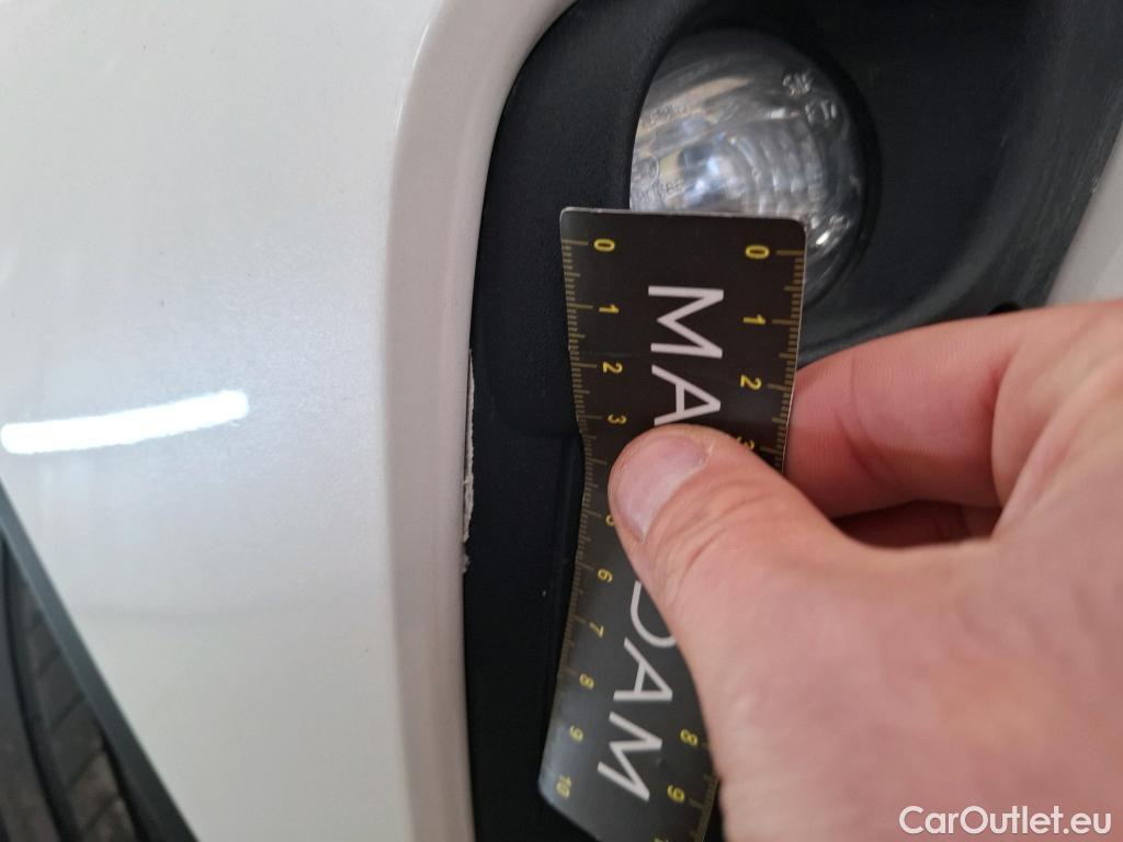  Toyota  C-HR TOYOTA  / 2016 / 5P / SUV 1.8 HYBRIDE 122 DISTINCTIVE #2