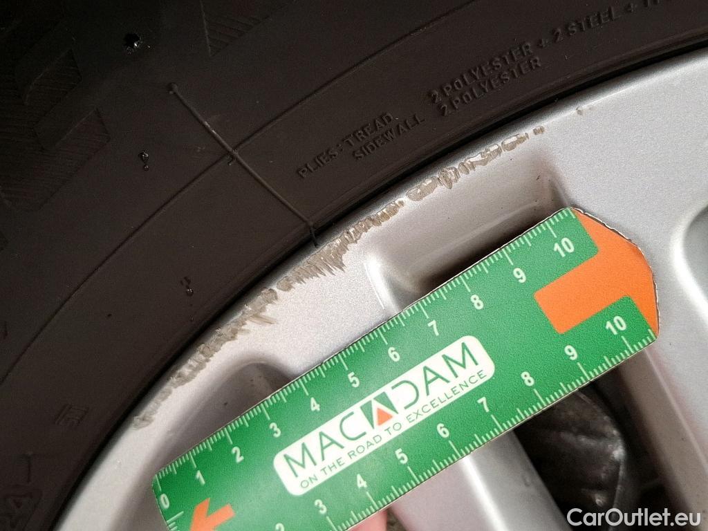  Toyota  C-HR TOYOTA  / 2016 / 5P / SUV 2.0 HYBRIDE 184 DYN BUS STAGE ACA #3