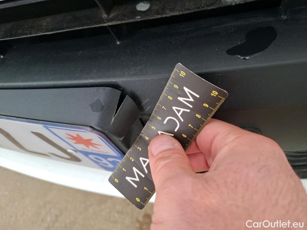  Toyota  C-HR TOYOTA  / 2016 / 5P / SUV 1.8 HYBRIDE 122 DISTINCTIVE #4