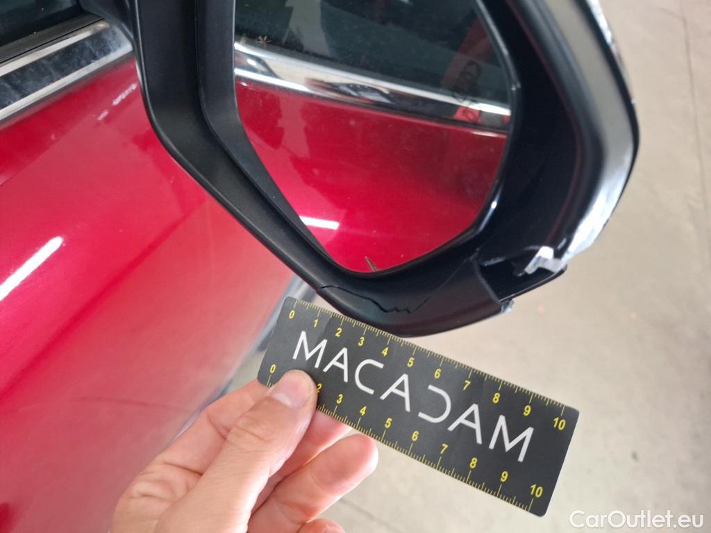  Peugeot  3008 PEUGEOT  / 2016 / 5P / SUV Puretech 180 S&S EAT8 GT LINE #3